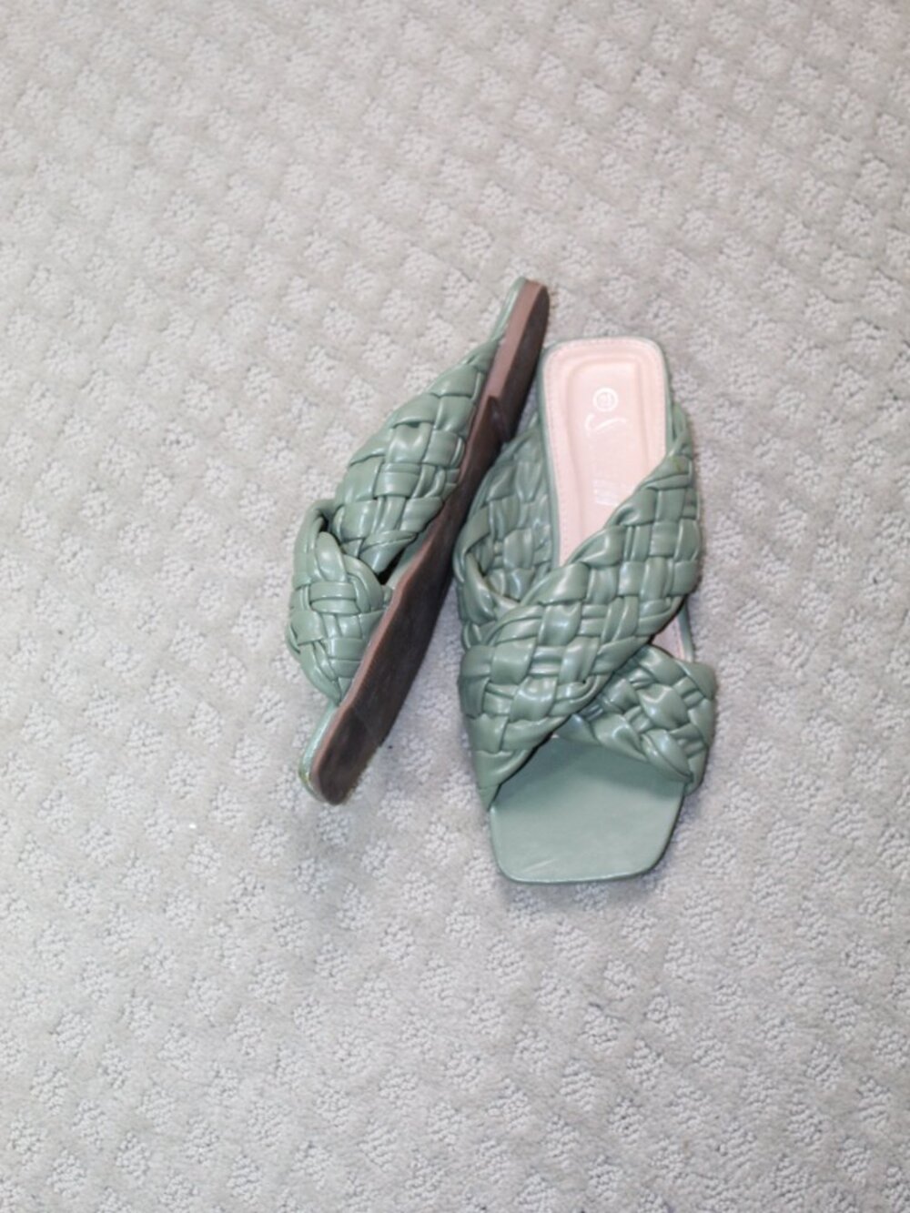 Sheln Size 6.5 Puffy Woven Green Slide Sandals